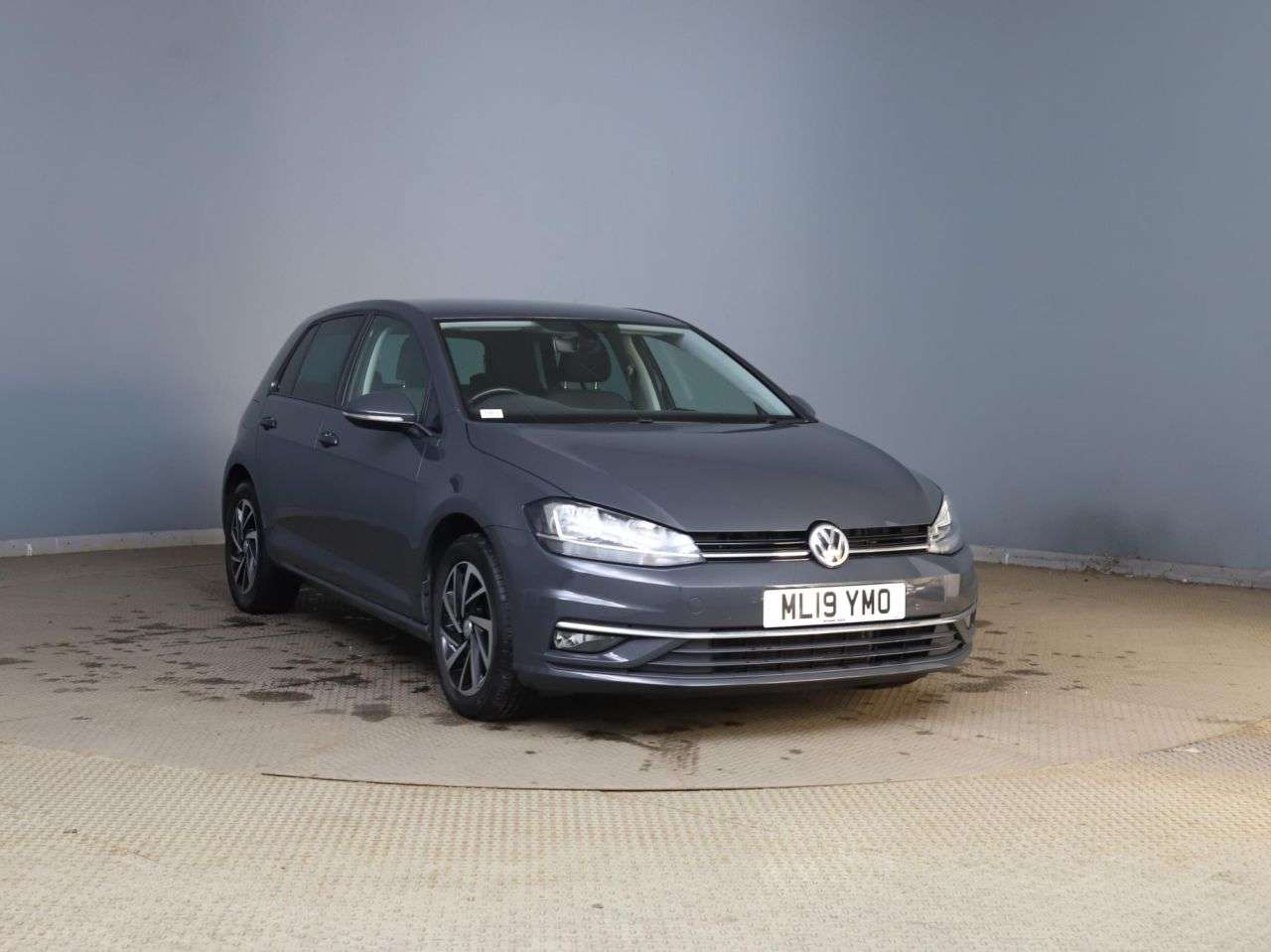 A 2019 VOLKSWAGEN GOLF 1.6 TDI Match Hatchback 5dr Diesel Manual Euro 6 (s/s) (115 ps) A 2019 VOLKSWAGEN GOLF 1.6 TDI Match Hatchback 5dr Diesel Manual Euro 6 (s/s) (115 ps)