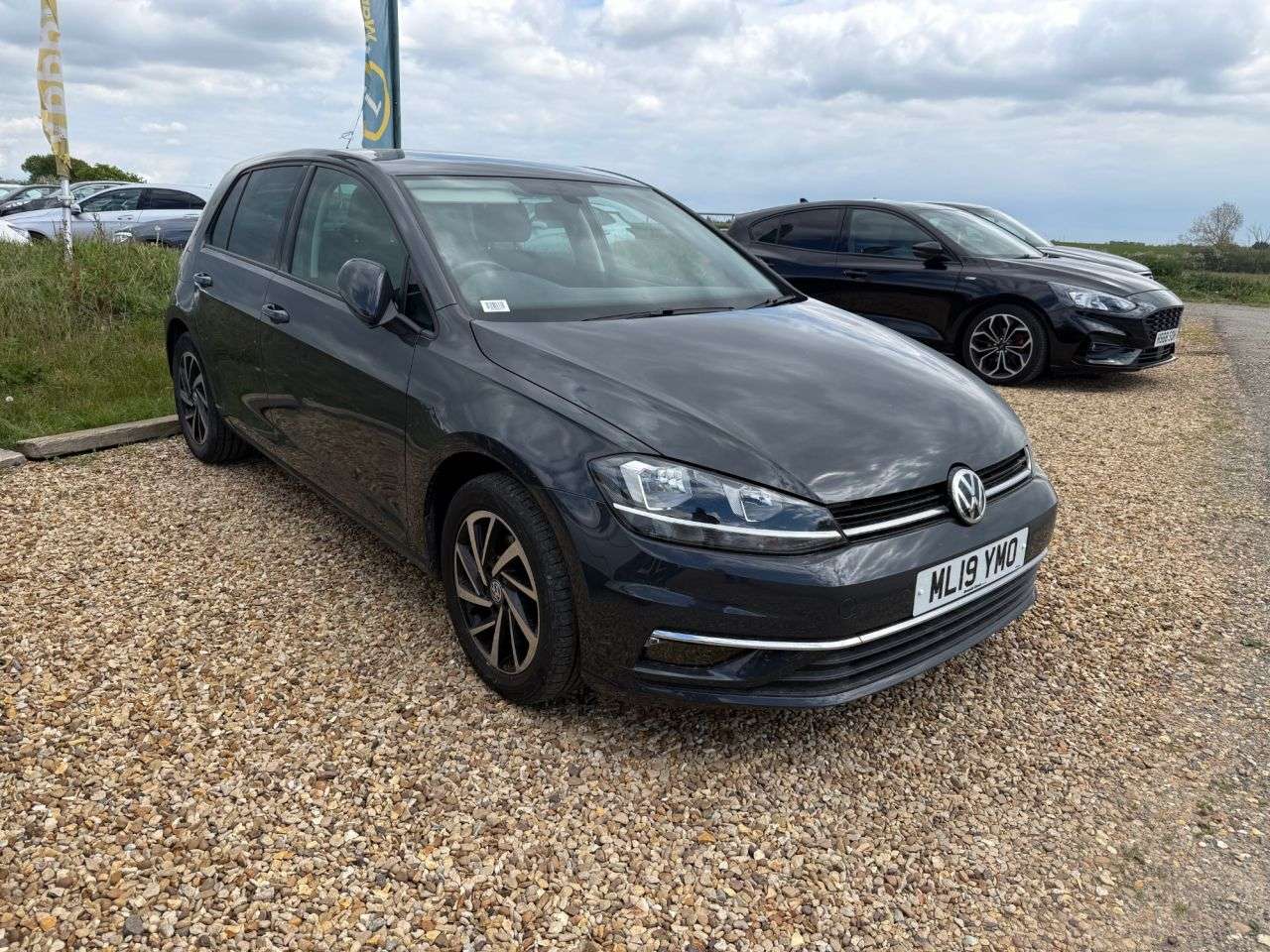 A 2019 VOLKSWAGEN GOLF 1.6 TDI Match Hatchback 5dr Diesel Manual Euro 6 (s/s) (115 ps) A 2019 VOLKSWAGEN GOLF 1.6 TDI Match Hatchback 5dr Diesel Manual Euro 6 (s/s) (115 ps)