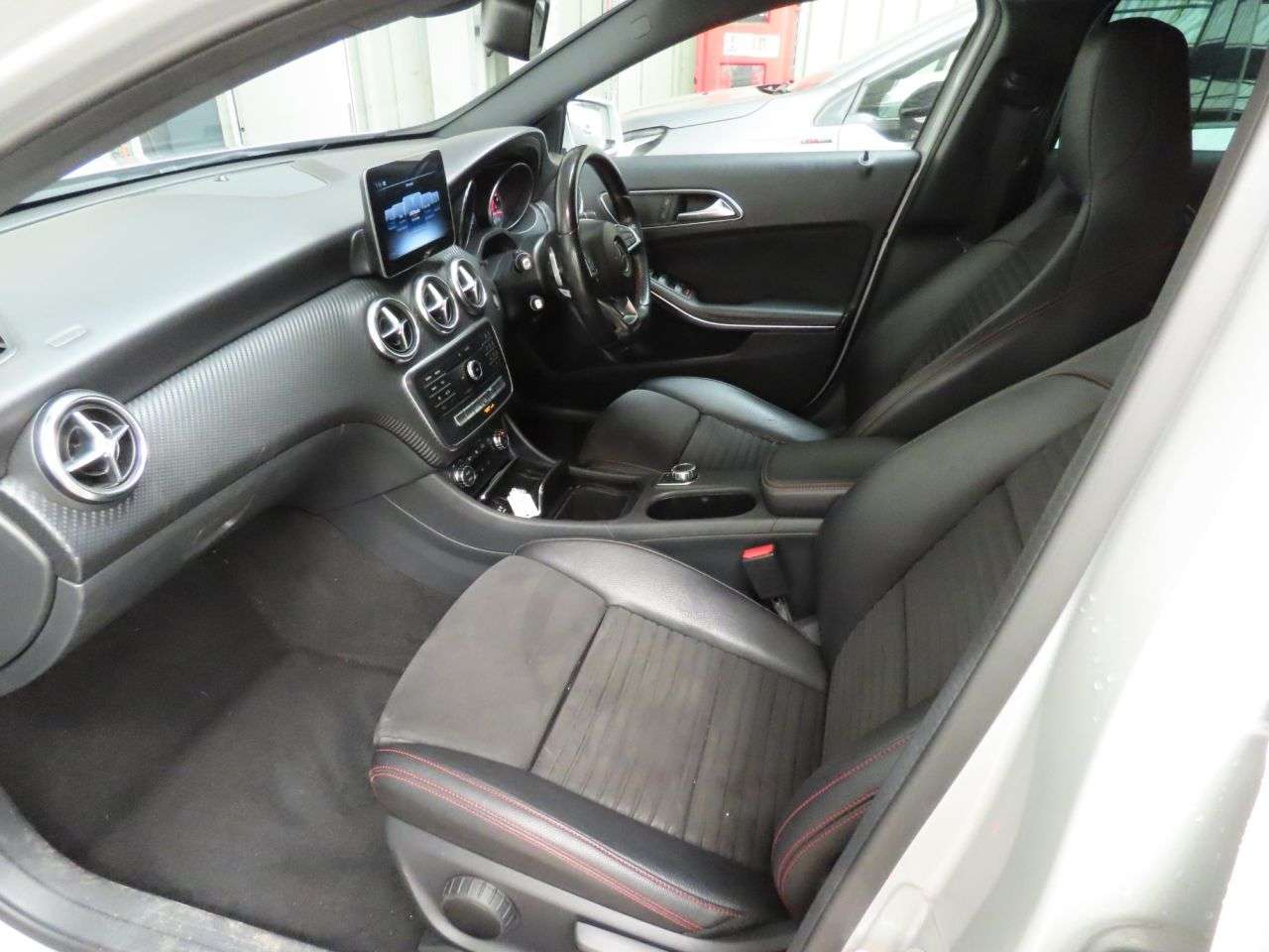 A 2017 MERCEDES A-CLASS A 180 D AMG LINE A 2017 MERCEDES A-CLASS A 180 D AMG LINE