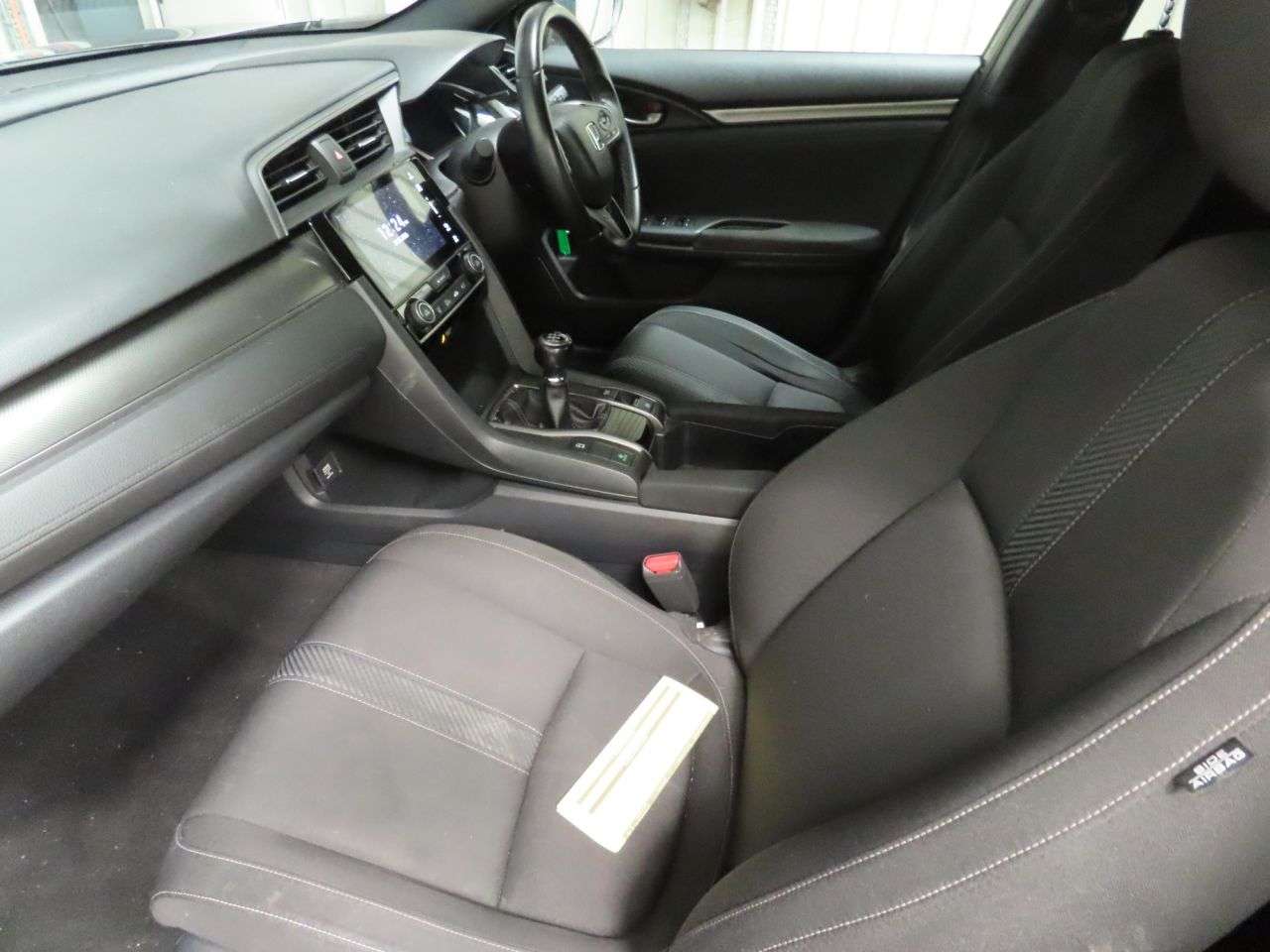 A 2019 HONDA CIVIC 1.0 VTEC Turbo SR Hatchback 5dr Petrol Manual Euro 6 (s/s) (126 ps) A 2019 HONDA CIVIC 1.0 VTEC Turbo SR Hatchback 5dr Petrol Manual Euro 6 (s/s) (126 ps)