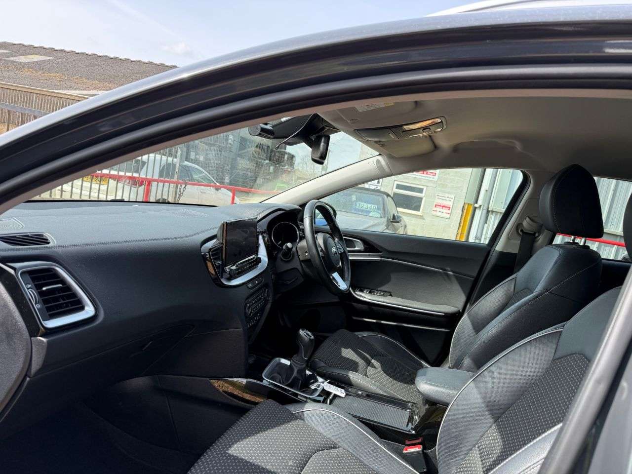 A 2020 KIA XCEED 1.0 T-GDi 3 SUV 5dr Petrol Manual Euro 6 (s/s) (118 bhp) A 2020 KIA XCEED 1.0 T-GDi 3 SUV 5dr Petrol Manual Euro 6 (s/s) (118 bhp)