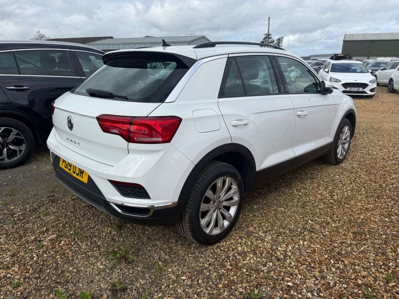 A 2019 VOLKSWAGEN T-ROC 1.6 TDI SE SUV 5dr Diesel Manual Euro 6 (s/s) (115 ps) A 2019 VOLKSWAGEN T-ROC 1.6 TDI SE SUV 5dr Diesel Manual Euro 6 (s/s) (115 ps)
