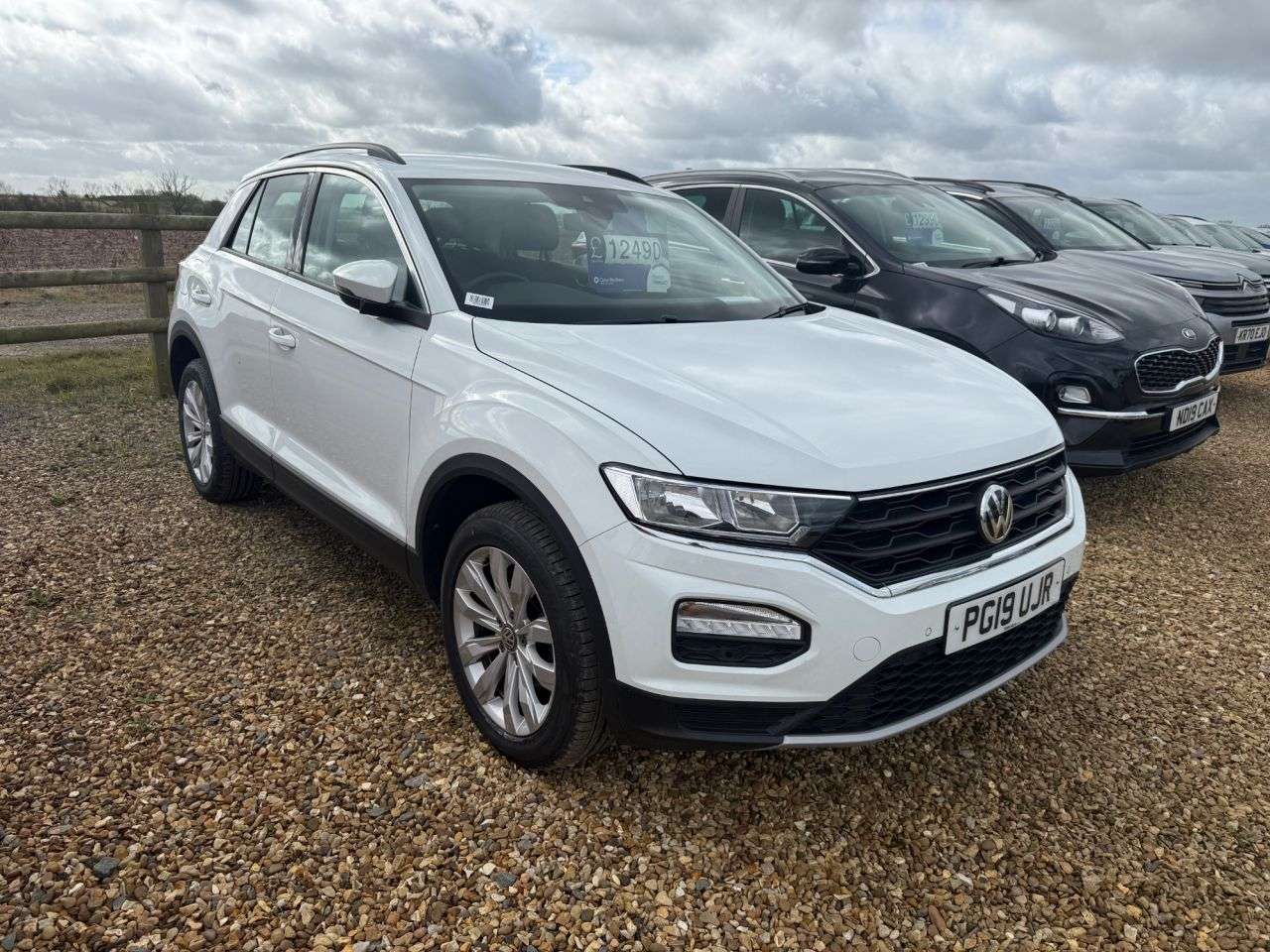 A 2019 VOLKSWAGEN T-ROC 1.6 TDI SE SUV 5dr Diesel Manual Euro 6 (s/s) (115 ps) A 2019 VOLKSWAGEN T-ROC 1.6 TDI SE SUV 5dr Diesel Manual Euro 6 (s/s) (115 ps)