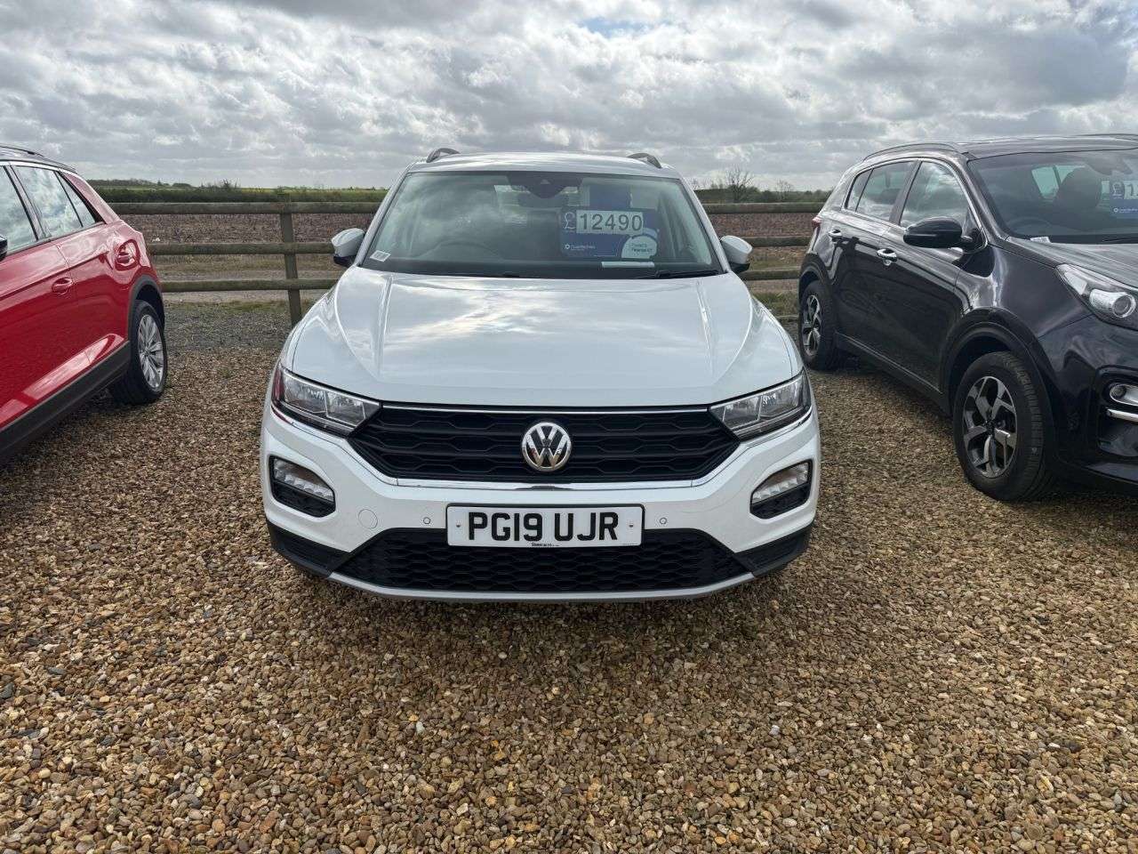 A 2019 VOLKSWAGEN T-ROC 1.6 TDI SE SUV 5dr Diesel Manual Euro 6 (s/s) (115 ps) A 2019 VOLKSWAGEN T-ROC 1.6 TDI SE SUV 5dr Diesel Manual Euro 6 (s/s) (115 ps)