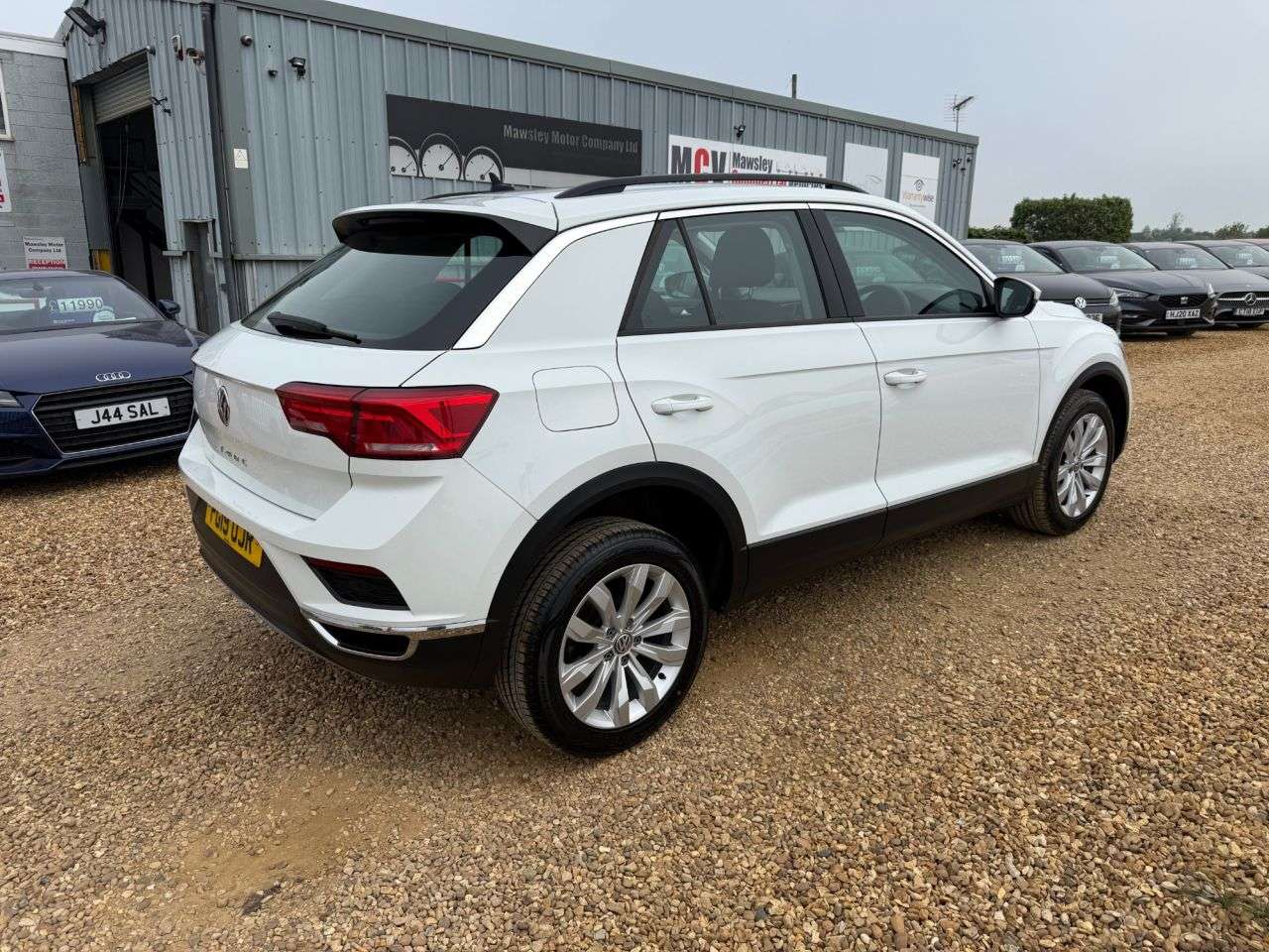 A 2019 VOLKSWAGEN T-ROC 1.6 TDI SE SUV 5dr Diesel Manual Euro 6 (s/s) (115 ps) A 2019 VOLKSWAGEN T-ROC 1.6 TDI SE SUV 5dr Diesel Manual Euro 6 (s/s) (115 ps)