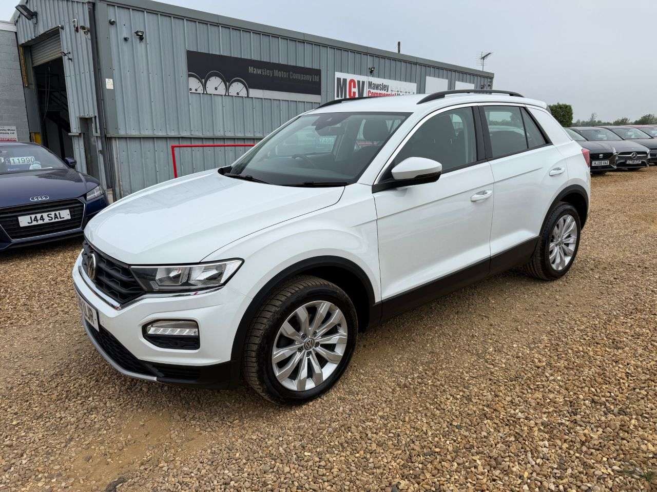 A 2019 VOLKSWAGEN T-ROC 1.6 TDI SE SUV 5dr Diesel Manual Euro 6 (s/s) (115 ps) A 2019 VOLKSWAGEN T-ROC 1.6 TDI SE SUV 5dr Diesel Manual Euro 6 (s/s) (115 ps)