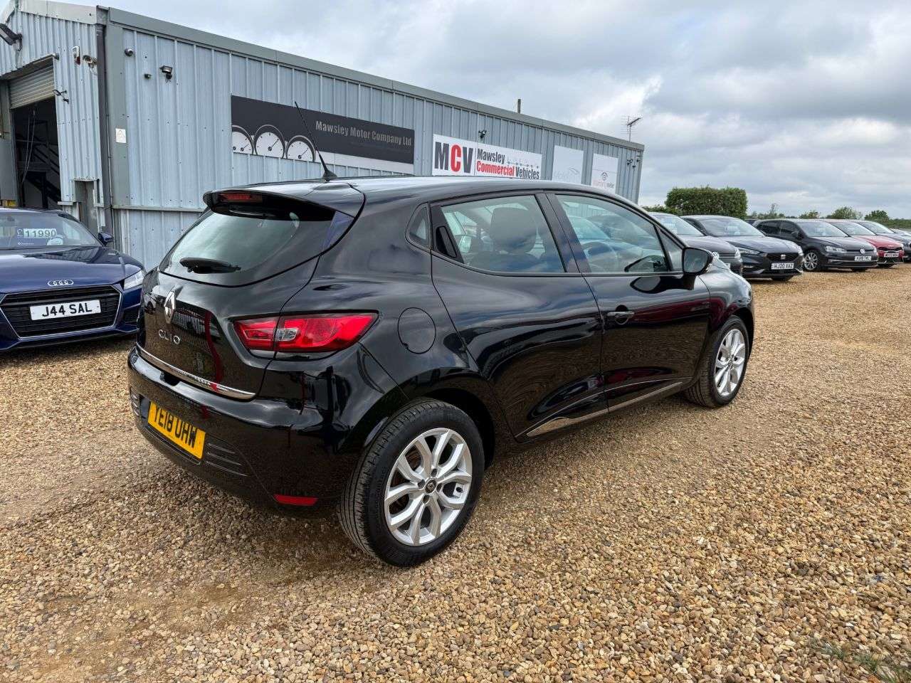 A 2018 RENAULT CLIO 1.2 16V Dynamique Nav Hatchback 5dr Petrol Manual Euro 6 (75 ps) A 2018 RENAULT CLIO 1.2 16V Dynamique Nav Hatchback 5dr Petrol Manual Euro 6 (75 ps)
