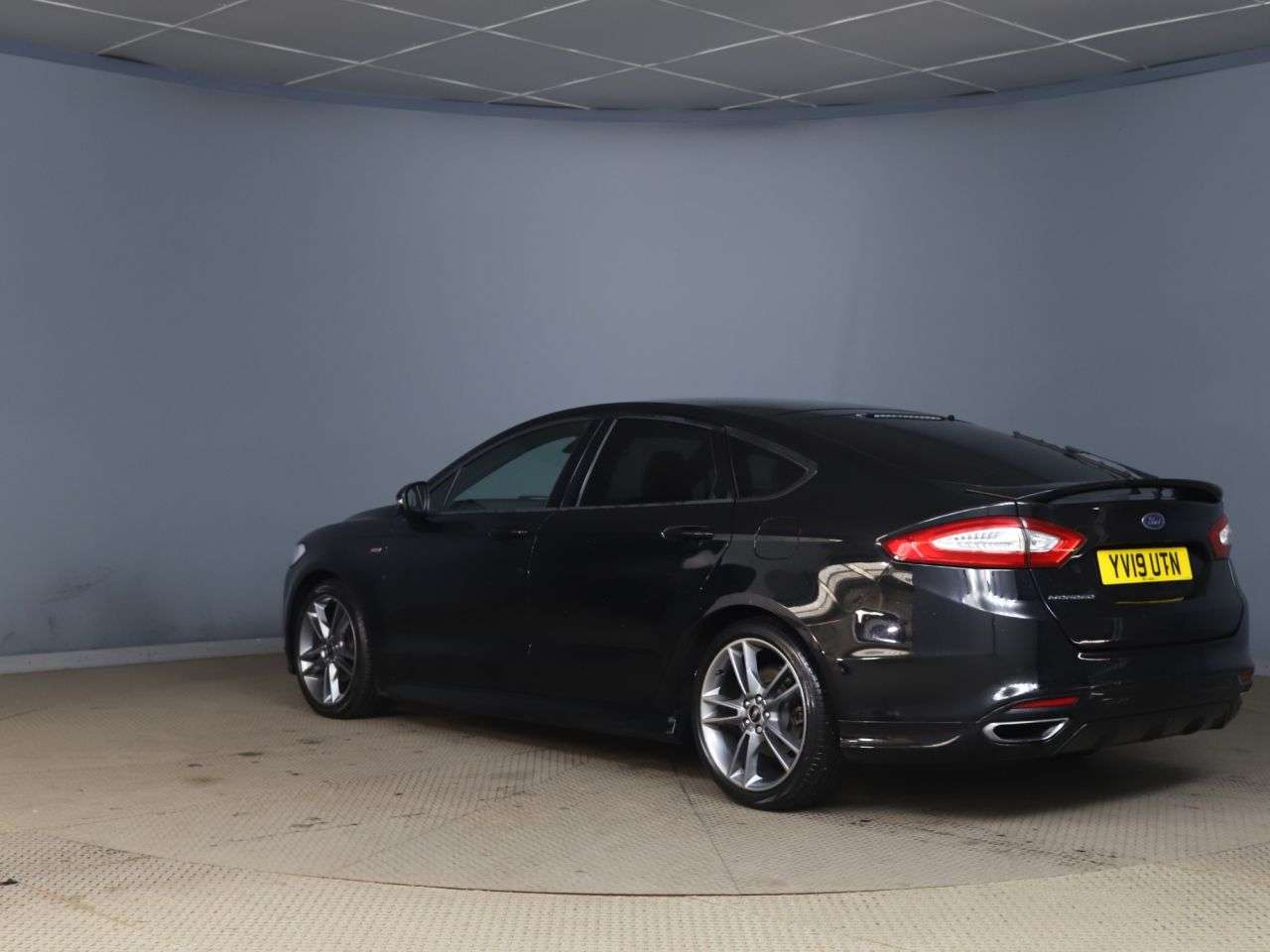 A 2019 FORD MONDEO 2.0 TDCi ST-Line Edition Hatchback 5dr Diesel Powershift Euro 6 (s/s) (180 A 2019 FORD MONDEO 2.0 TDCi ST-Line Edition Hatchback 5dr Diesel Powershift Euro 6 (s/s) (180