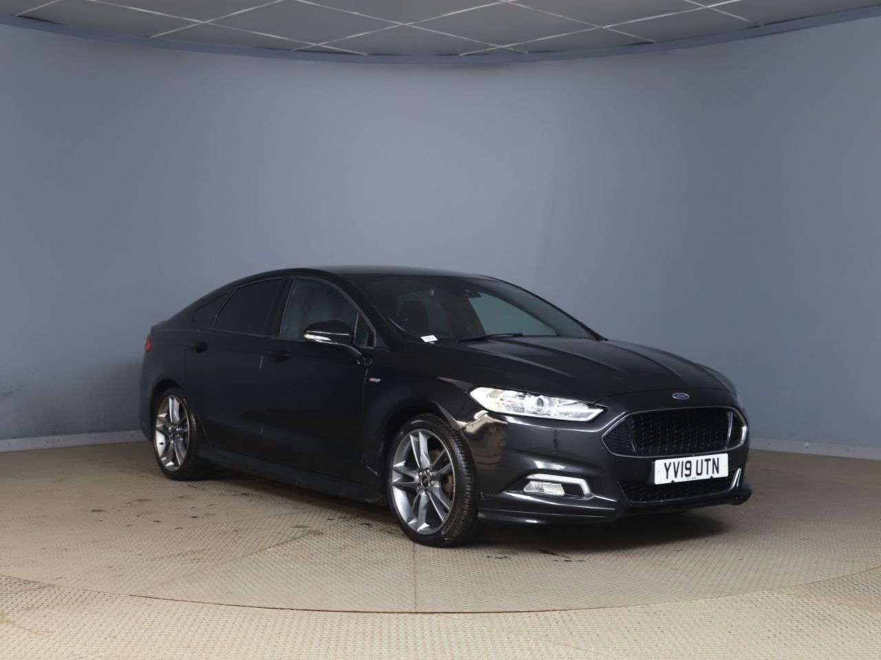 A 2019 FORD MONDEO 2.0 TDCi ST-Line Edition Hatchback 5dr Diesel Powershift Euro 6 (s/s) (180 A 2019 FORD MONDEO 2.0 TDCi ST-Line Edition Hatchback 5dr Diesel Powershift Euro 6 (s/s) (180