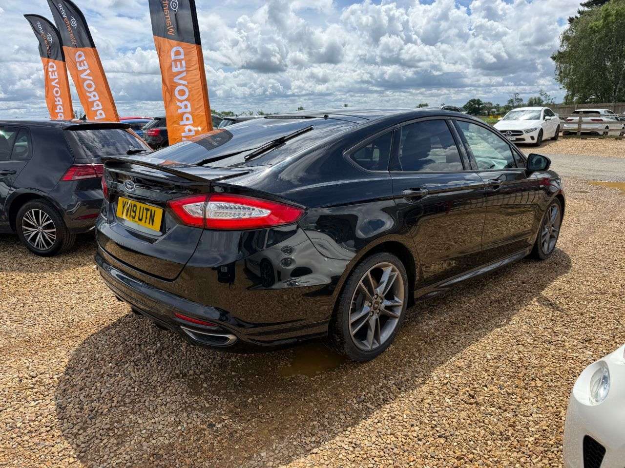A 2019 FORD MONDEO 2.0 TDCi ST-Line Edition Hatchback 5dr Diesel Powershift Euro 6 (s/s) (180 A 2019 FORD MONDEO 2.0 TDCi ST-Line Edition Hatchback 5dr Diesel Powershift Euro 6 (s/s) (180