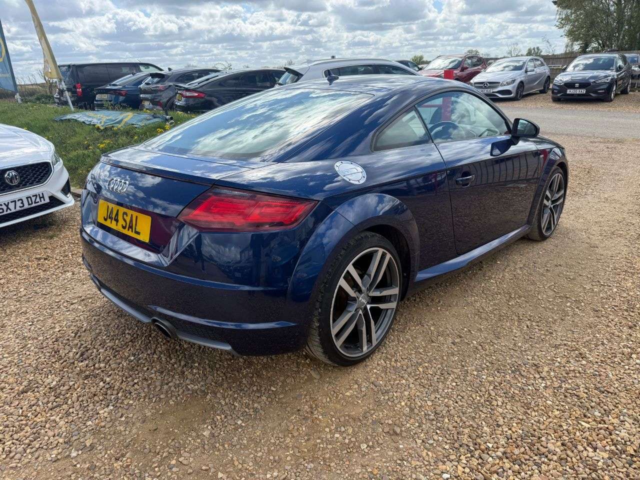 A 2017 AUDI TT 1.8 TFSI S line Coupe 3dr Petrol Manual Euro 6 (s/s) (180 ps) A 2017 AUDI TT 1.8 TFSI S line Coupe 3dr Petrol Manual Euro 6 (s/s) (180 ps)