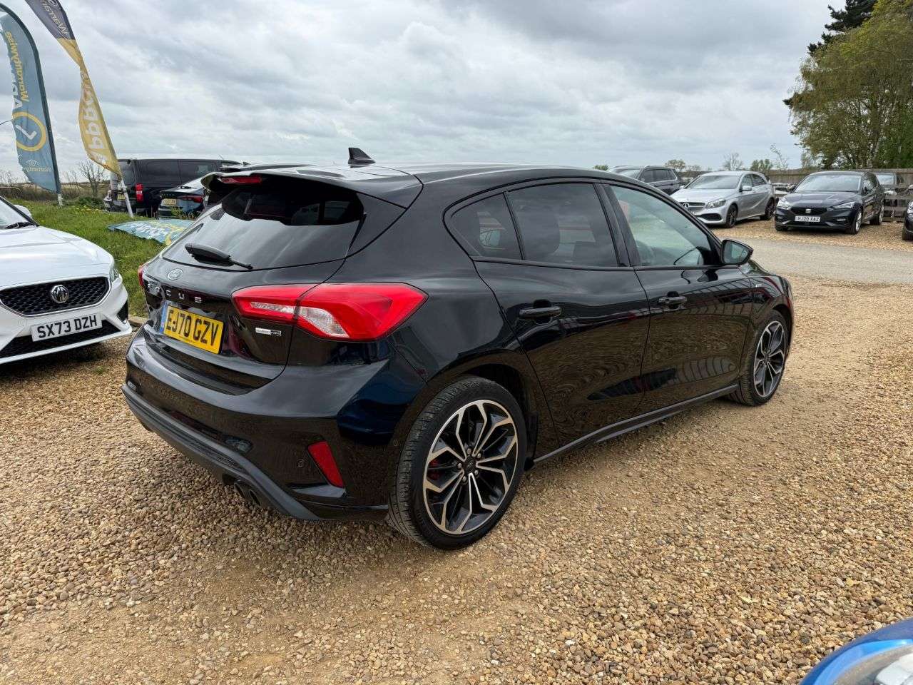 A 2020 FORD FOCUS 1.0T EcoBoost MHEV ST-Line X Edition Hatchback 5dr Petrol Manual Euro 6 (s/ A 2020 FORD FOCUS 1.0T EcoBoost MHEV ST-Line X Edition Hatchback 5dr Petrol Manual Euro 6 (s/