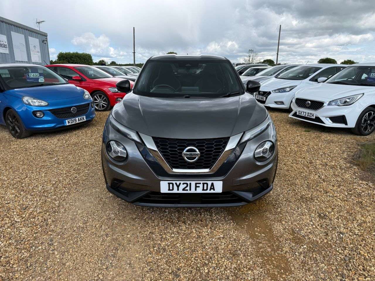 A 2021 NISSAN JUKE 1.0 DIG-T N-Connecta SUV 5dr Petrol Manual Euro 6 (s/s) (114 ps) A 2021 NISSAN JUKE 1.0 DIG-T N-Connecta SUV 5dr Petrol Manual Euro 6 (s/s) (114 ps)