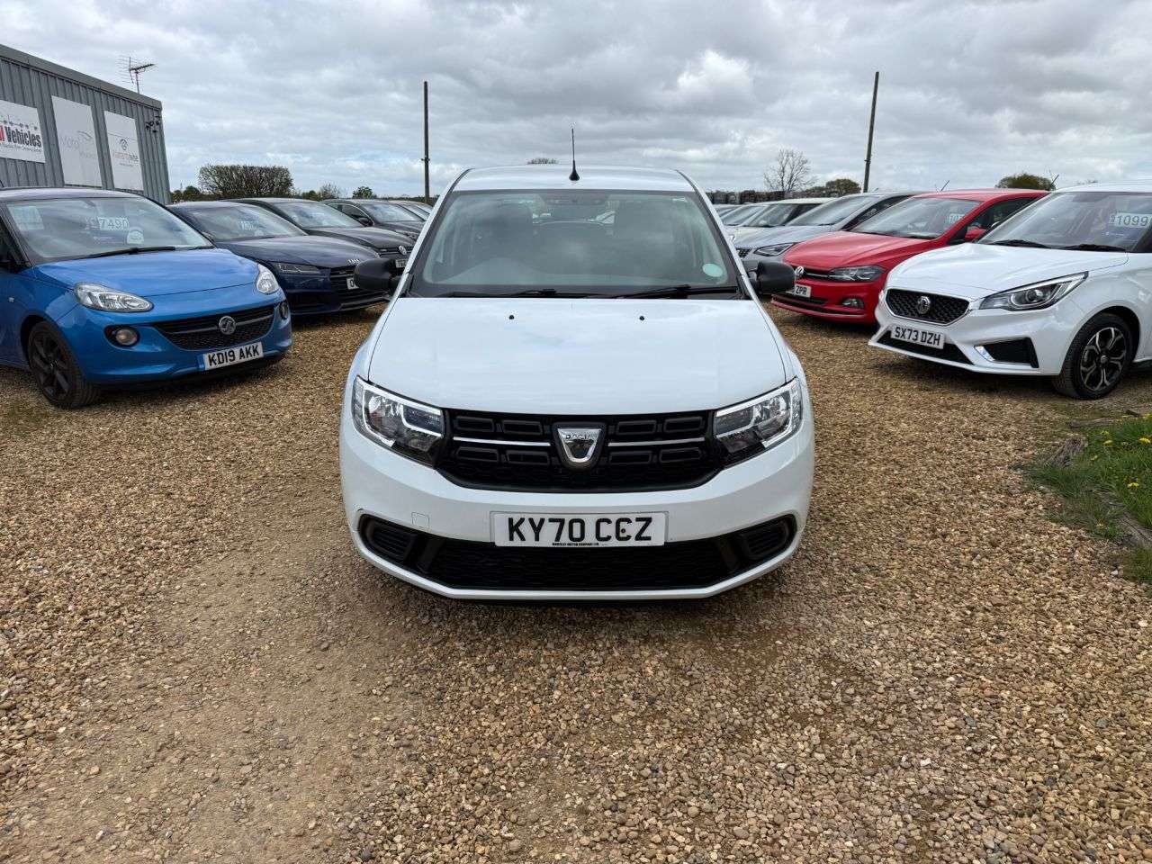 A 2020 DACIA SANDERO 1.0 SCe Essential Hatchback 5dr Petrol Manual Euro 6 (75 ps) A 2020 DACIA SANDERO 1.0 SCe Essential Hatchback 5dr Petrol Manual Euro 6 (75 ps)