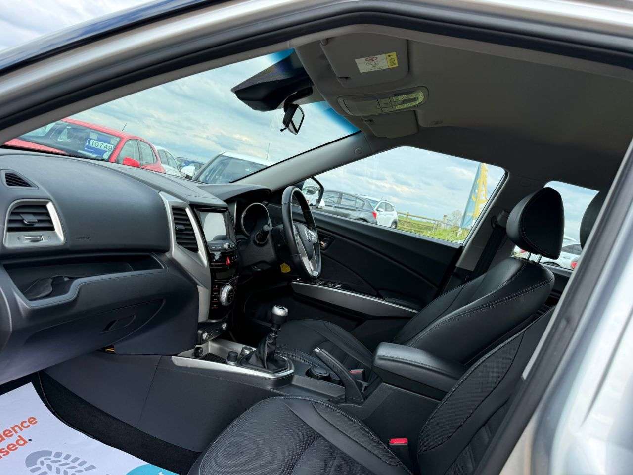 A 2018 SSANGYONG TIVOLI 1.6 e-XDi EX SUV 5dr Diesel Manual Euro 6 (115 ps) A 2018 SSANGYONG TIVOLI 1.6 e-XDi EX SUV 5dr Diesel Manual Euro 6 (115 ps)