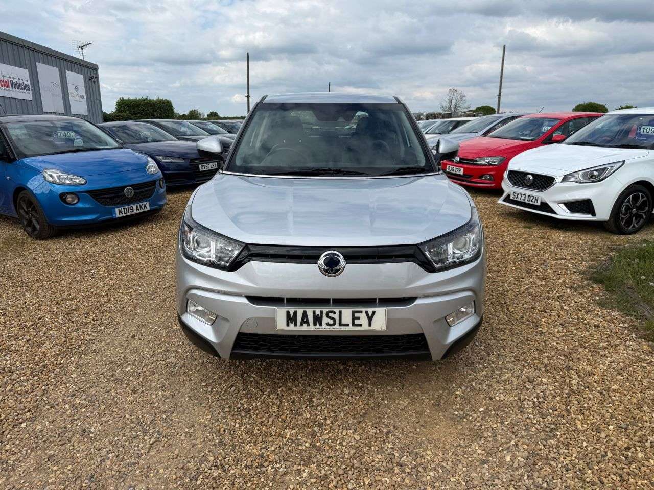 A 2018 SSANGYONG TIVOLI 1.6 e-XDi EX SUV 5dr Diesel Manual Euro 6 (115 ps) A 2018 SSANGYONG TIVOLI 1.6 e-XDi EX SUV 5dr Diesel Manual Euro 6 (115 ps)