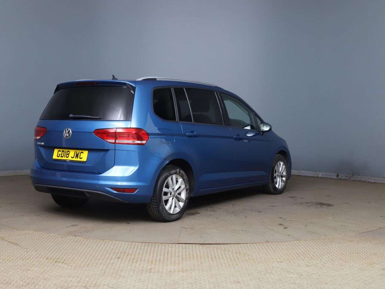 A 2018 VOLKSWAGEN TOURAN 1.6 TDI SE Family MPV 5dr Diesel Manual Euro 6 (s/s) (115 ps) A 2018 VOLKSWAGEN TOURAN 1.6 TDI SE Family MPV 5dr Diesel Manual Euro 6 (s/s) (115 ps)