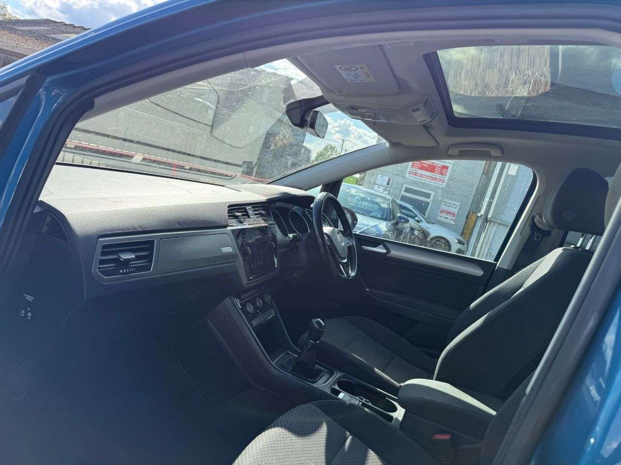 A 2018 VOLKSWAGEN TOURAN 1.6 TDI SE Family MPV 5dr Diesel Manual Euro 6 (s/s) (115 ps) A 2018 VOLKSWAGEN TOURAN 1.6 TDI SE Family MPV 5dr Diesel Manual Euro 6 (s/s) (115 ps)