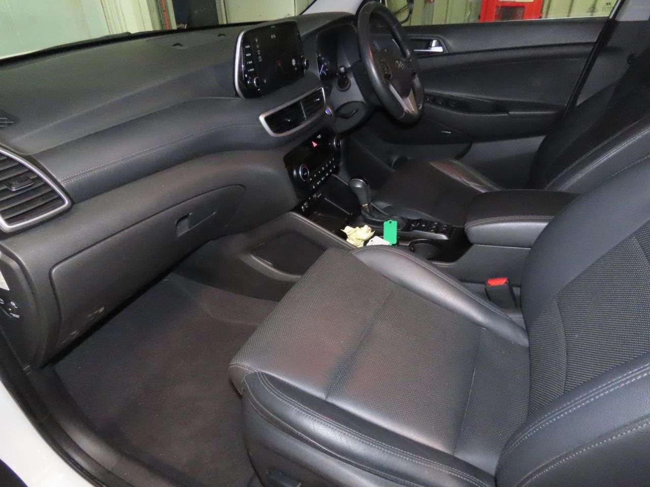 A 2019 HYUNDAI TUCSON 1.6 CRDi MHEV Premium SUV 5dr Diesel Hybrid DCT Euro 6 (s/s) (136 ps) A 2019 HYUNDAI TUCSON 1.6 CRDi MHEV Premium SUV 5dr Diesel Hybrid DCT Euro 6 (s/s) (136 ps)