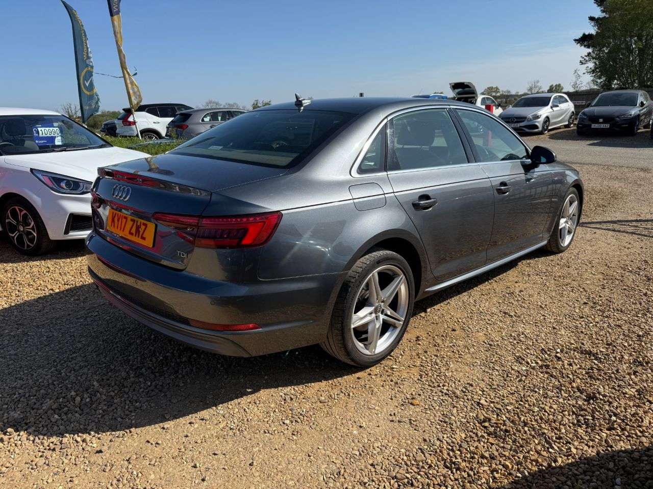 A 2017 AUDI A4 2.0 TDI ultra S line Saloon 4dr Diesel S Tronic Euro 6 (s/s) (190 ps) A 2017 AUDI A4 2.0 TDI ultra S line Saloon 4dr Diesel S Tronic Euro 6 (s/s) (190 ps)