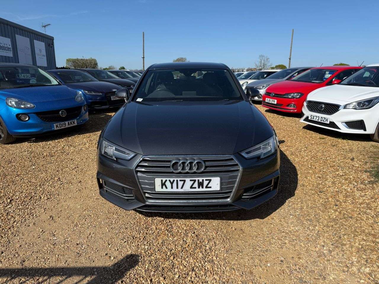 A 2017 AUDI A4 2.0 TDI ultra S line Saloon 4dr Diesel S Tronic Euro 6 (s/s) (190 ps) A 2017 AUDI A4 2.0 TDI ultra S line Saloon 4dr Diesel S Tronic Euro 6 (s/s) (190 ps)