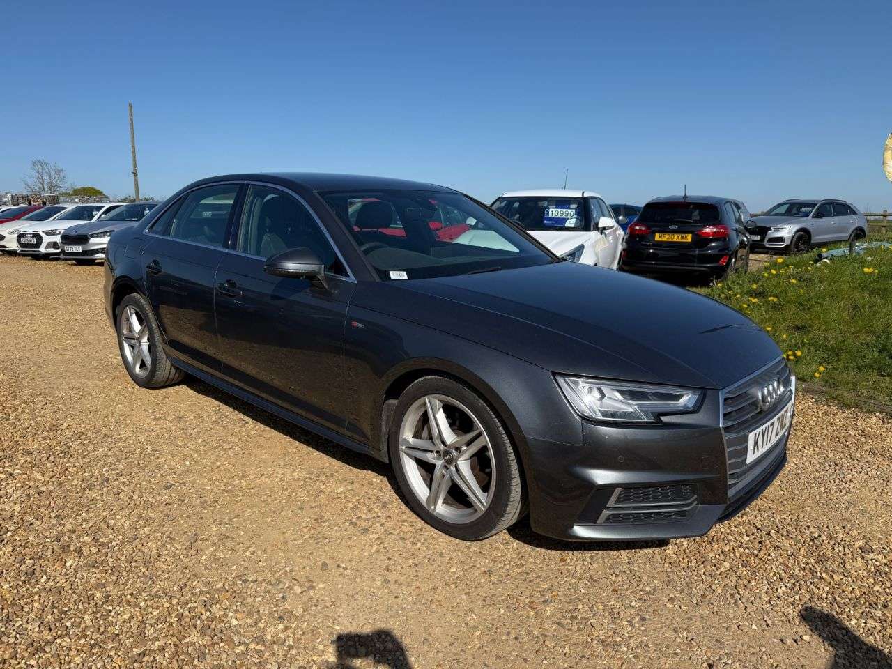 A 2017 AUDI A4 2.0 TDI ultra S line Saloon 4dr Diesel S Tronic Euro 6 (s/s) (190 ps) A 2017 AUDI A4 2.0 TDI ultra S line Saloon 4dr Diesel S Tronic Euro 6 (s/s) (190 ps)