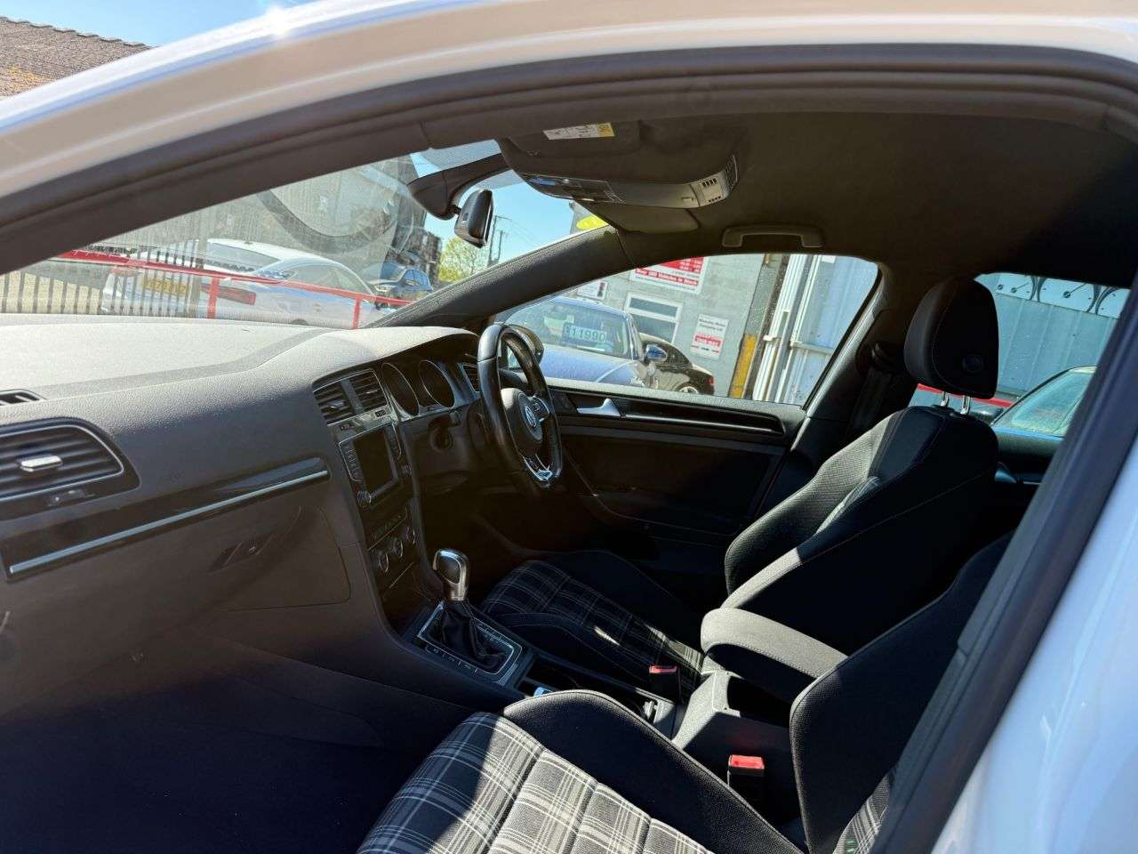 A 2016 VOLKSWAGEN GOLF 2.0 TDI BlueMotion Tech GTD (Nav) Estate 5dr Diesel DSG Euro 6 (s/s) (184 p A 2016 VOLKSWAGEN GOLF 2.0 TDI BlueMotion Tech GTD (Nav) Estate 5dr Diesel DSG Euro 6 (s/s) (184 p