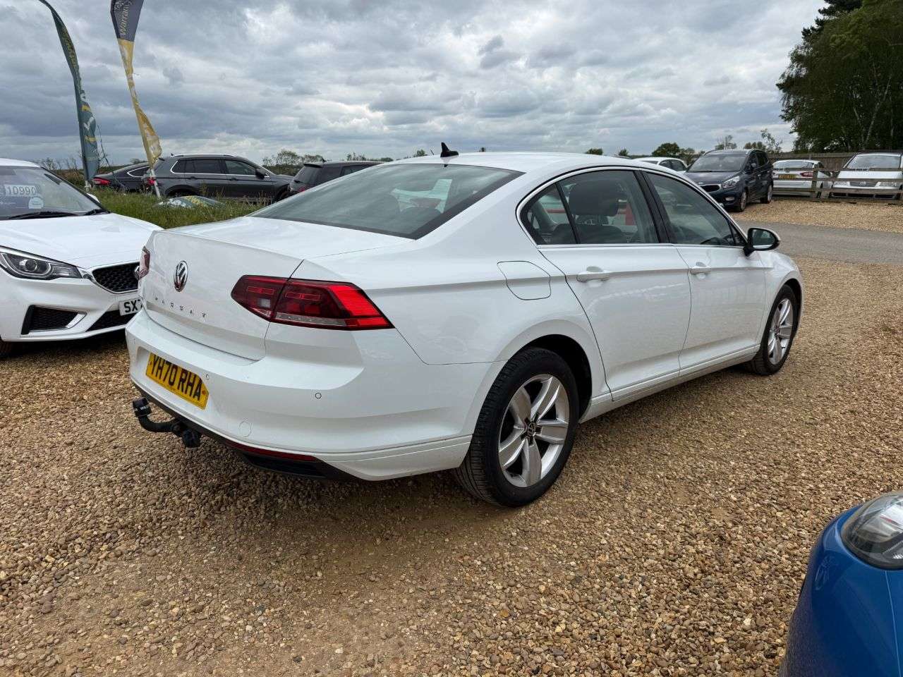 A 2020 VOLKSWAGEN PASSAT 2.0 TDI EVO SE Nav Saloon 4dr Diesel Manual Euro 6 (s/s) (150 ps) A 2020 VOLKSWAGEN PASSAT 2.0 TDI EVO SE Nav Saloon 4dr Diesel Manual Euro 6 (s/s) (150 ps)