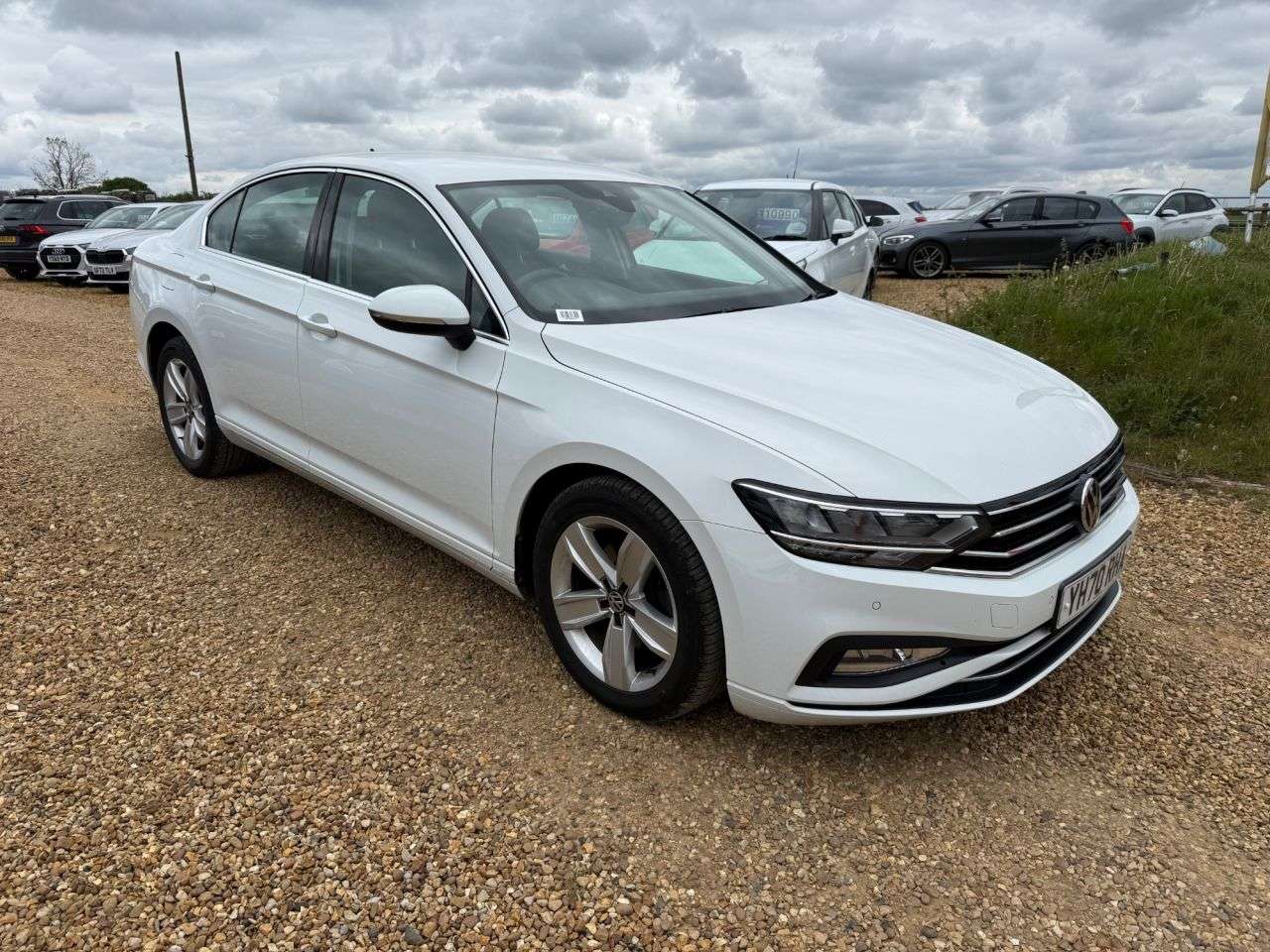 A 2020 VOLKSWAGEN PASSAT 2.0 TDI EVO SE Nav Saloon 4dr Diesel Manual Euro 6 (s/s) (150 ps) A 2020 VOLKSWAGEN PASSAT 2.0 TDI EVO SE Nav Saloon 4dr Diesel Manual Euro 6 (s/s) (150 ps)