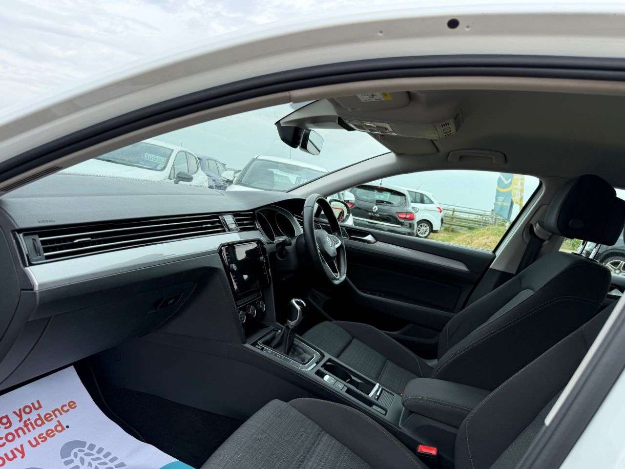 A 2020 VOLKSWAGEN PASSAT 2.0 TDI EVO SE Nav Saloon 4dr Diesel Manual Euro 6 (s/s) (150 ps) A 2020 VOLKSWAGEN PASSAT 2.0 TDI EVO SE Nav Saloon 4dr Diesel Manual Euro 6 (s/s) (150 ps)