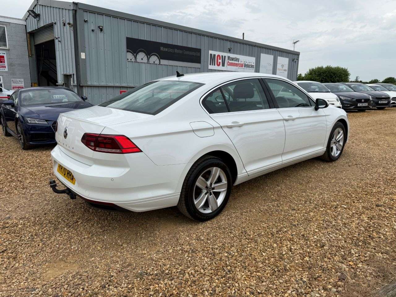 A 2020 VOLKSWAGEN PASSAT 2.0 TDI EVO SE Nav Saloon 4dr Diesel Manual Euro 6 (s/s) (150 ps) A 2020 VOLKSWAGEN PASSAT 2.0 TDI EVO SE Nav Saloon 4dr Diesel Manual Euro 6 (s/s) (150 ps)