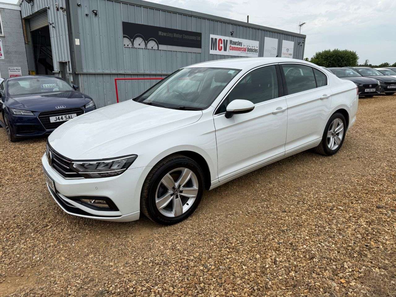 A 2020 VOLKSWAGEN PASSAT 2.0 TDI EVO SE Nav Saloon 4dr Diesel Manual Euro 6 (s/s) (150 ps) A 2020 VOLKSWAGEN PASSAT 2.0 TDI EVO SE Nav Saloon 4dr Diesel Manual Euro 6 (s/s) (150 ps)
