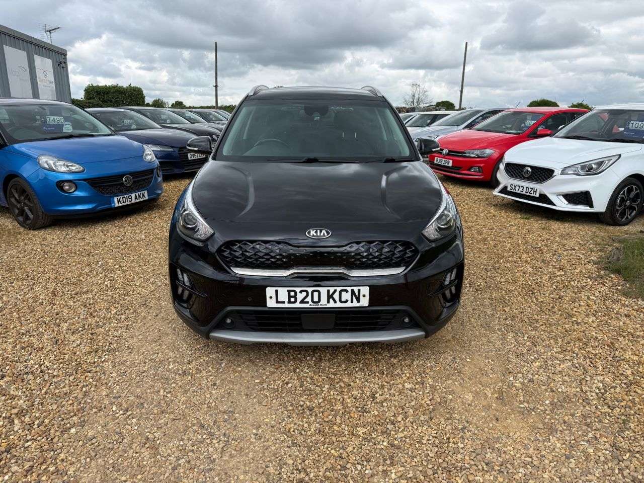 A 2020 KIA NIRO 1.6 GDi 3 SUV 5dr Petrol Hybrid DCT Euro 6 (s/s) (139 bhp) A 2020 KIA NIRO 1.6 GDi 3 SUV 5dr Petrol Hybrid DCT Euro 6 (s/s) (139 bhp)