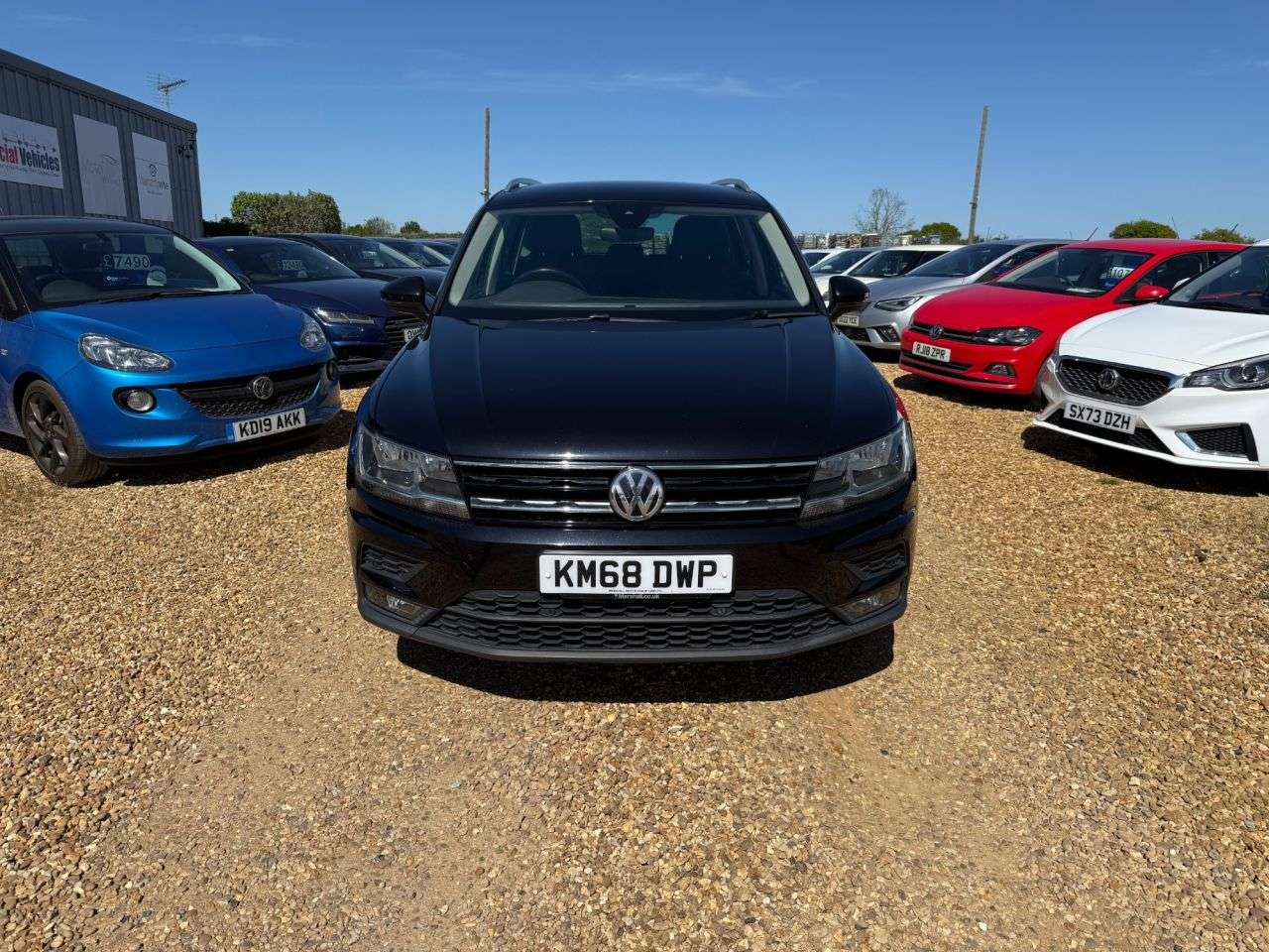 A 2018 VOLKSWAGEN TIGUAN 2.0 TDI SE Navigation SUV 5dr Diesel Manual Euro 6 (s/s) (150 ps) A 2018 VOLKSWAGEN TIGUAN 2.0 TDI SE Navigation SUV 5dr Diesel Manual Euro 6 (s/s) (150 ps)