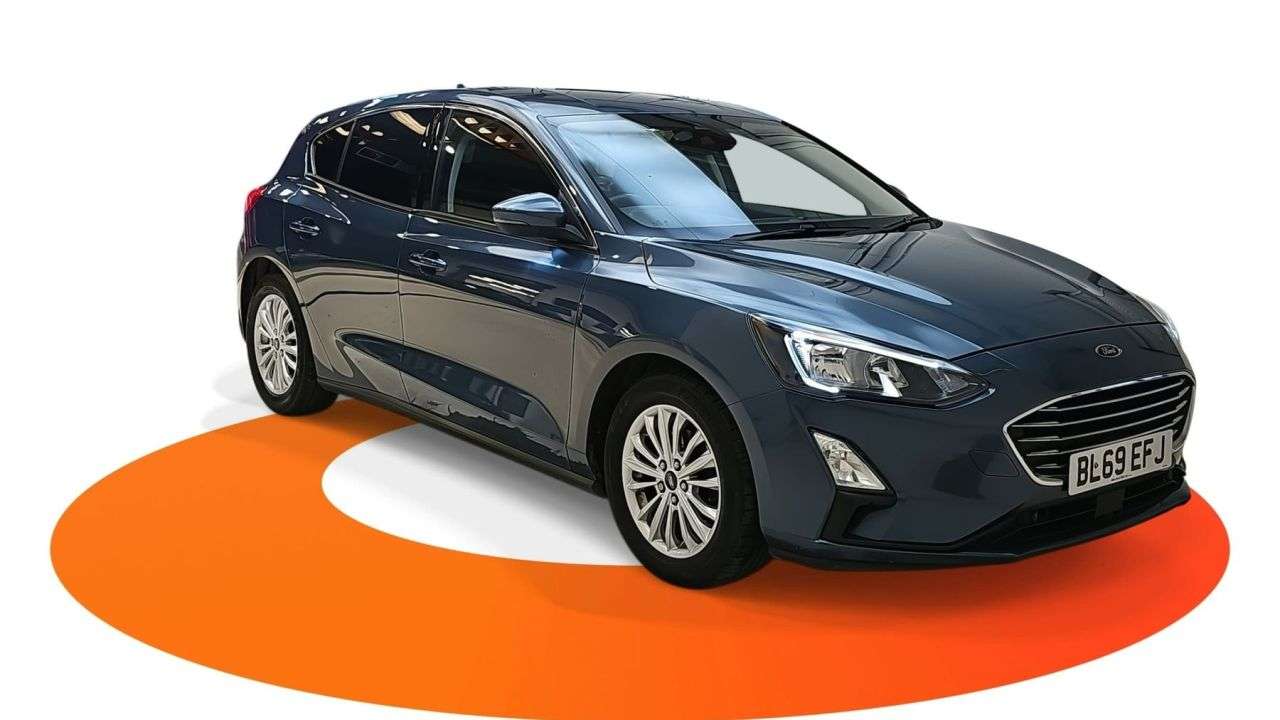 A 2019 FORD FOCUS 1.0T EcoBoost Titanium Hatchback 5dr Petrol Manual Euro 6 (s/s) (125 ps) A 2019 FORD FOCUS 1.0T EcoBoost Titanium Hatchback 5dr Petrol Manual Euro 6 (s/s) (125 ps)