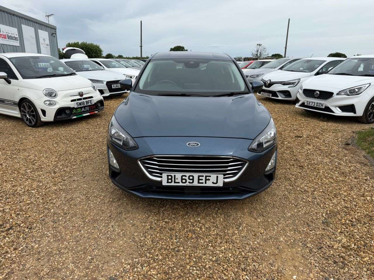 A 2019 FORD FOCUS 1.0T EcoBoost Titanium Hatchback 5dr Petrol Manual Euro 6 (s/s) (125 ps) A 2019 FORD FOCUS 1.0T EcoBoost Titanium Hatchback 5dr Petrol Manual Euro 6 (s/s) (125 ps)
