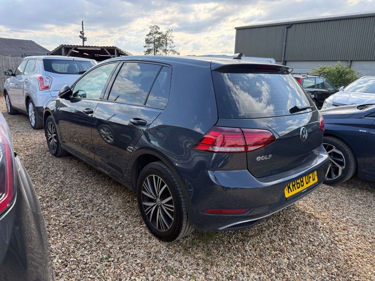 A 2018 VOLKSWAGEN GOLF 1.6 TDI SE Nav Hatchback 5dr Diesel Manual Euro 6 (s/s) (115 ps) A 2018 VOLKSWAGEN GOLF 1.6 TDI SE Nav Hatchback 5dr Diesel Manual Euro 6 (s/s) (115 ps)