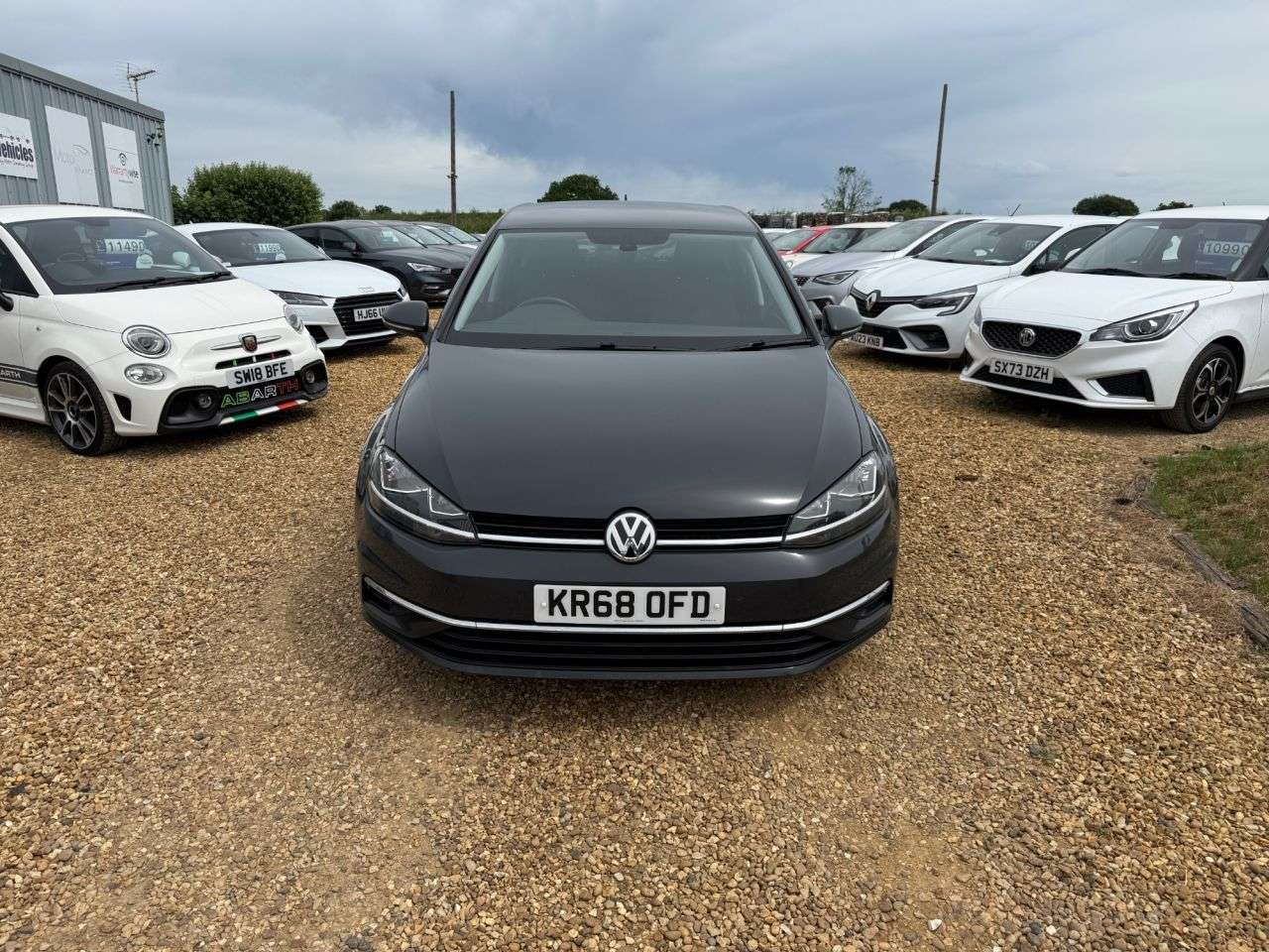 A 2018 VOLKSWAGEN GOLF 1.6 TDI SE Nav Hatchback 5dr Diesel Manual Euro 6 (s/s) (115 ps) A 2018 VOLKSWAGEN GOLF 1.6 TDI SE Nav Hatchback 5dr Diesel Manual Euro 6 (s/s) (115 ps)