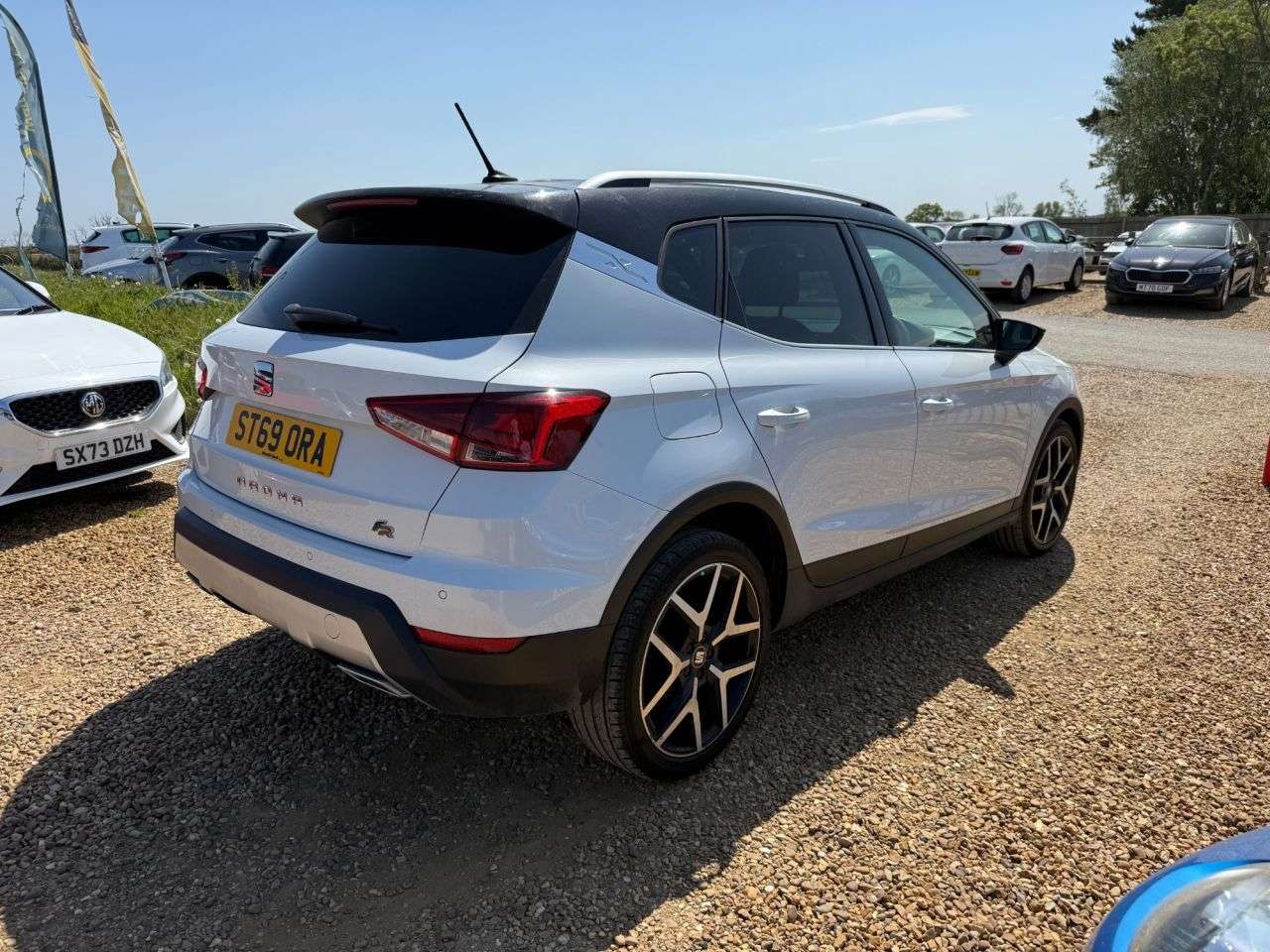 A 2019 SEAT ARONA 1.0 TSI GPF FR Sport SUV 5dr Petrol Manual Euro 6 (s/s) (115 ps) A 2019 SEAT ARONA 1.0 TSI GPF FR Sport SUV 5dr Petrol Manual Euro 6 (s/s) (115 ps)