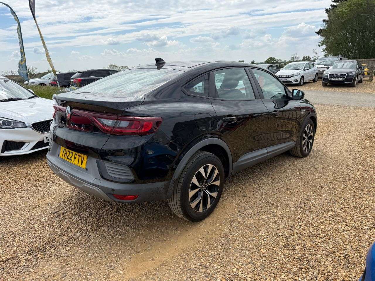 A 2022 RENAULT ARKANA 1.3 TCe MHEV Iconic SUV 5dr Petrol EDC 2WD Euro 6 (s/s) (140 ps) A 2022 RENAULT ARKANA 1.3 TCe MHEV Iconic SUV 5dr Petrol EDC 2WD Euro 6 (s/s) (140 ps)