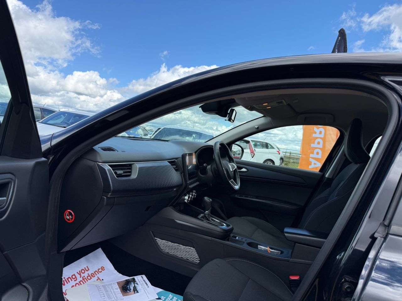 A 2022 RENAULT ARKANA 1.3 TCe MHEV Iconic SUV 5dr Petrol EDC 2WD Euro 6 (s/s) (140 ps) A 2022 RENAULT ARKANA 1.3 TCe MHEV Iconic SUV 5dr Petrol EDC 2WD Euro 6 (s/s) (140 ps)