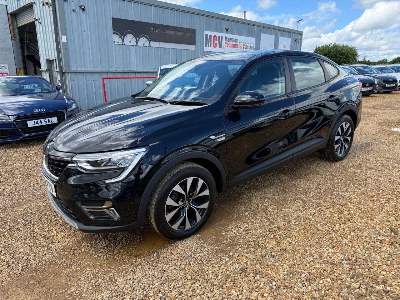 A 2022 RENAULT ARKANA 1.3 TCe MHEV Iconic SUV 5dr Petrol EDC 2WD Euro 6 (s/s) (140 ps) A 2022 RENAULT ARKANA 1.3 TCe MHEV Iconic SUV 5dr Petrol EDC 2WD Euro 6 (s/s) (140 ps)