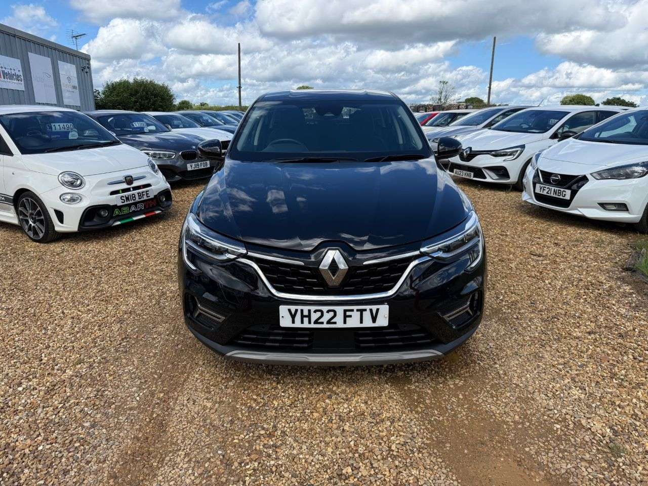 A 2022 RENAULT ARKANA 1.3 TCe MHEV Iconic SUV 5dr Petrol EDC 2WD Euro 6 (s/s) (140 ps) A 2022 RENAULT ARKANA 1.3 TCe MHEV Iconic SUV 5dr Petrol EDC 2WD Euro 6 (s/s) (140 ps)
