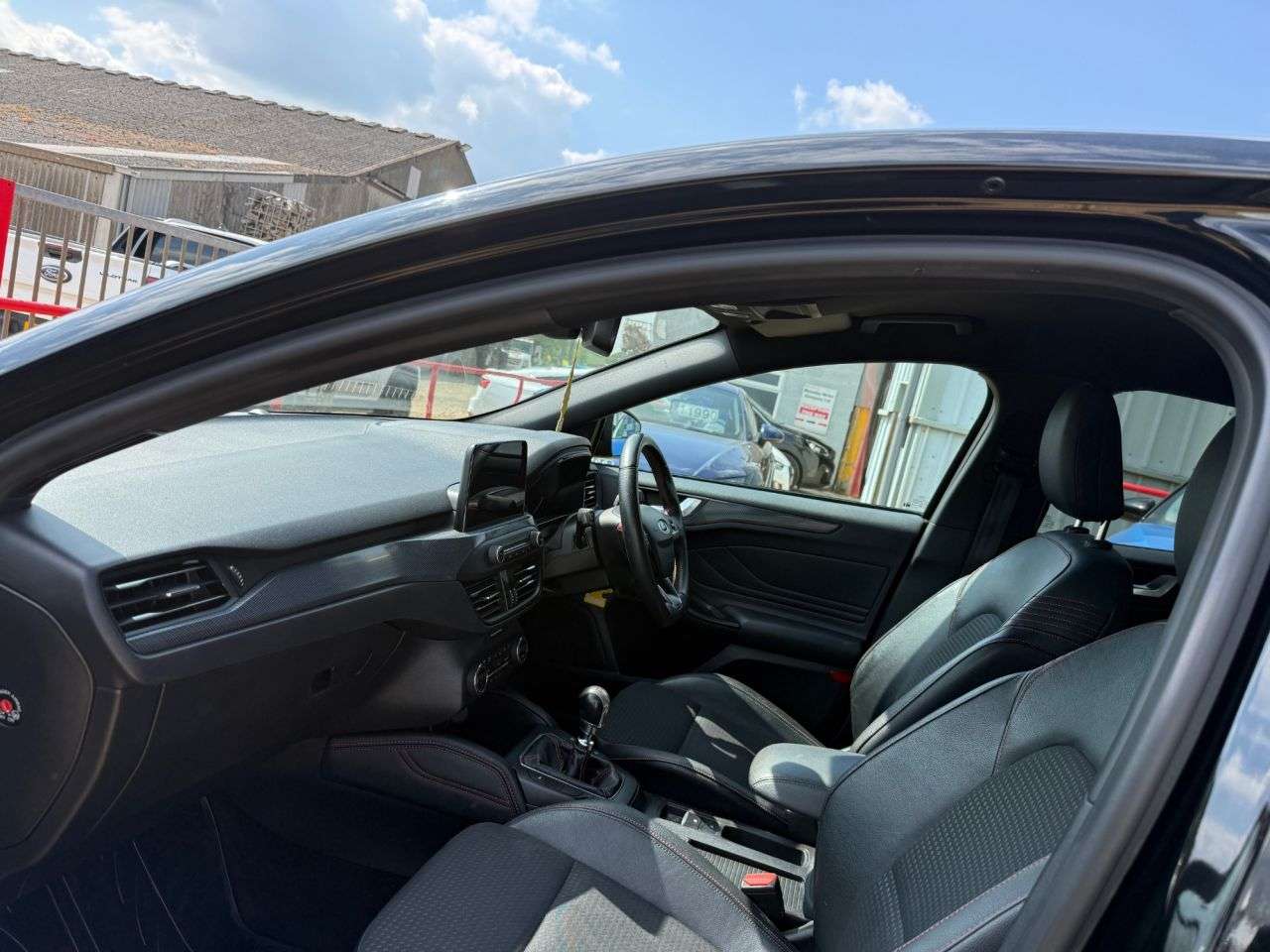 A 2019 FORD FOCUS 1.0T EcoBoost ST-Line X Hatchback 5dr Petrol Manual Euro 6 (s/s) (125 ps) A 2019 FORD FOCUS 1.0T EcoBoost ST-Line X Hatchback 5dr Petrol Manual Euro 6 (s/s) (125 ps)