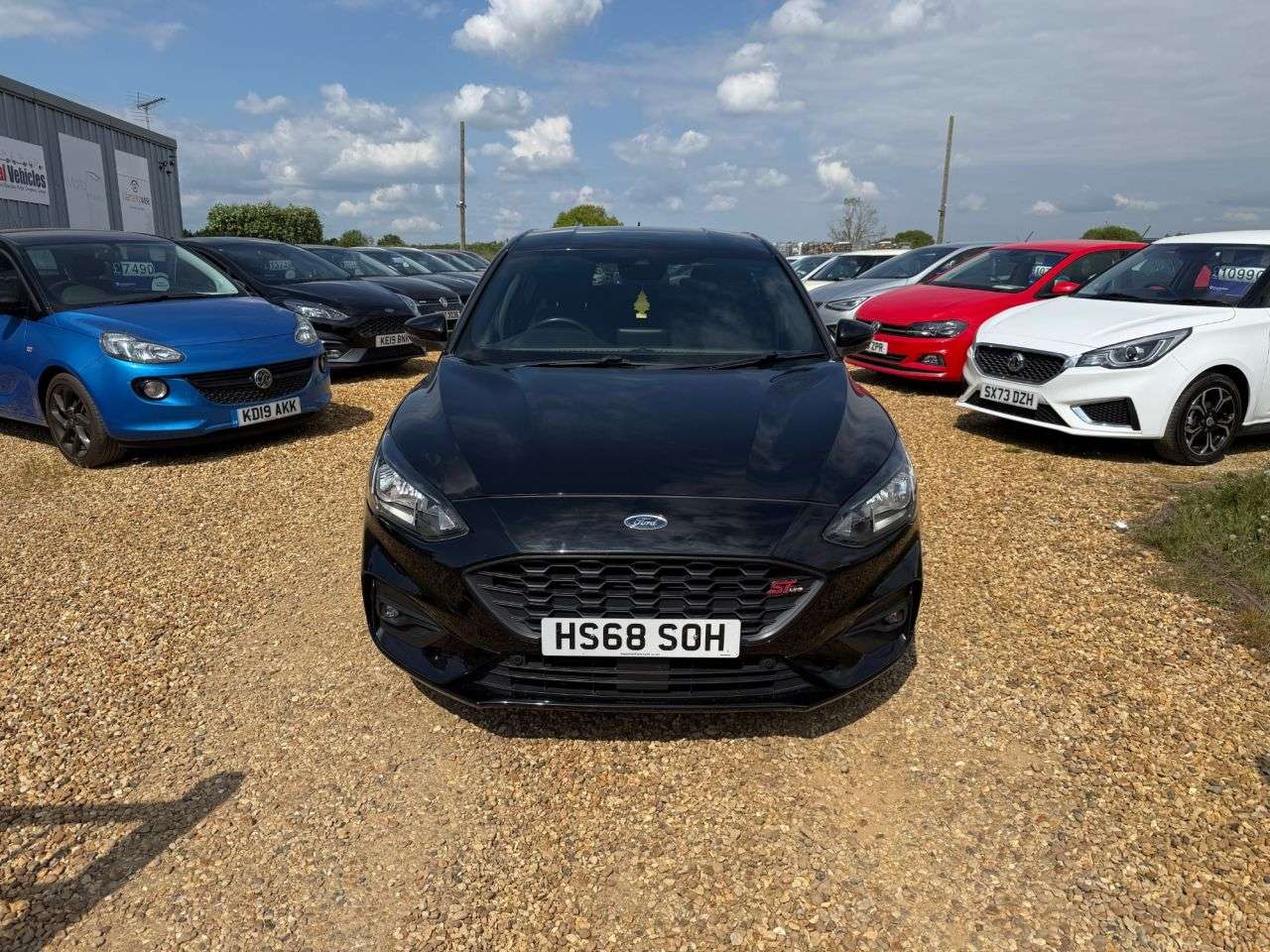 A 2019 FORD FOCUS 1.0T EcoBoost ST-Line X Hatchback 5dr Petrol Manual Euro 6 (s/s) (125 ps) A 2019 FORD FOCUS 1.0T EcoBoost ST-Line X Hatchback 5dr Petrol Manual Euro 6 (s/s) (125 ps)