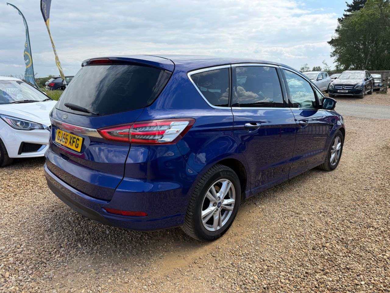 A 2015 FORD S-MAX 2.0 TDCi Titanium MPV 5dr Diesel Manual Euro 6 (s/s) (150 ps) A 2015 FORD S-MAX 2.0 TDCi Titanium MPV 5dr Diesel Manual Euro 6 (s/s) (150 ps)