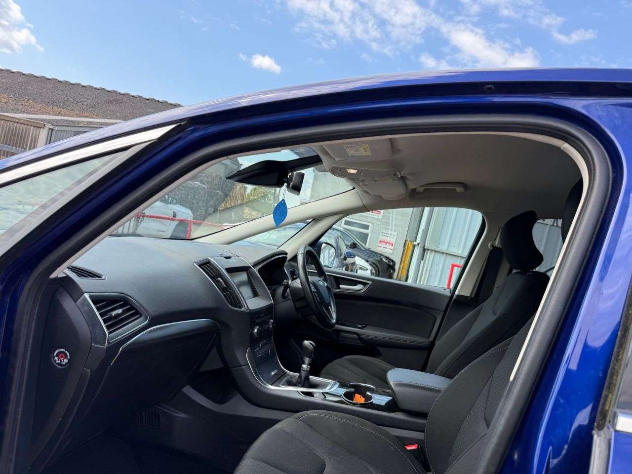 A 2015 FORD S-MAX 2.0 TDCi Titanium MPV 5dr Diesel Manual Euro 6 (s/s) (150 ps) A 2015 FORD S-MAX 2.0 TDCi Titanium MPV 5dr Diesel Manual Euro 6 (s/s) (150 ps)