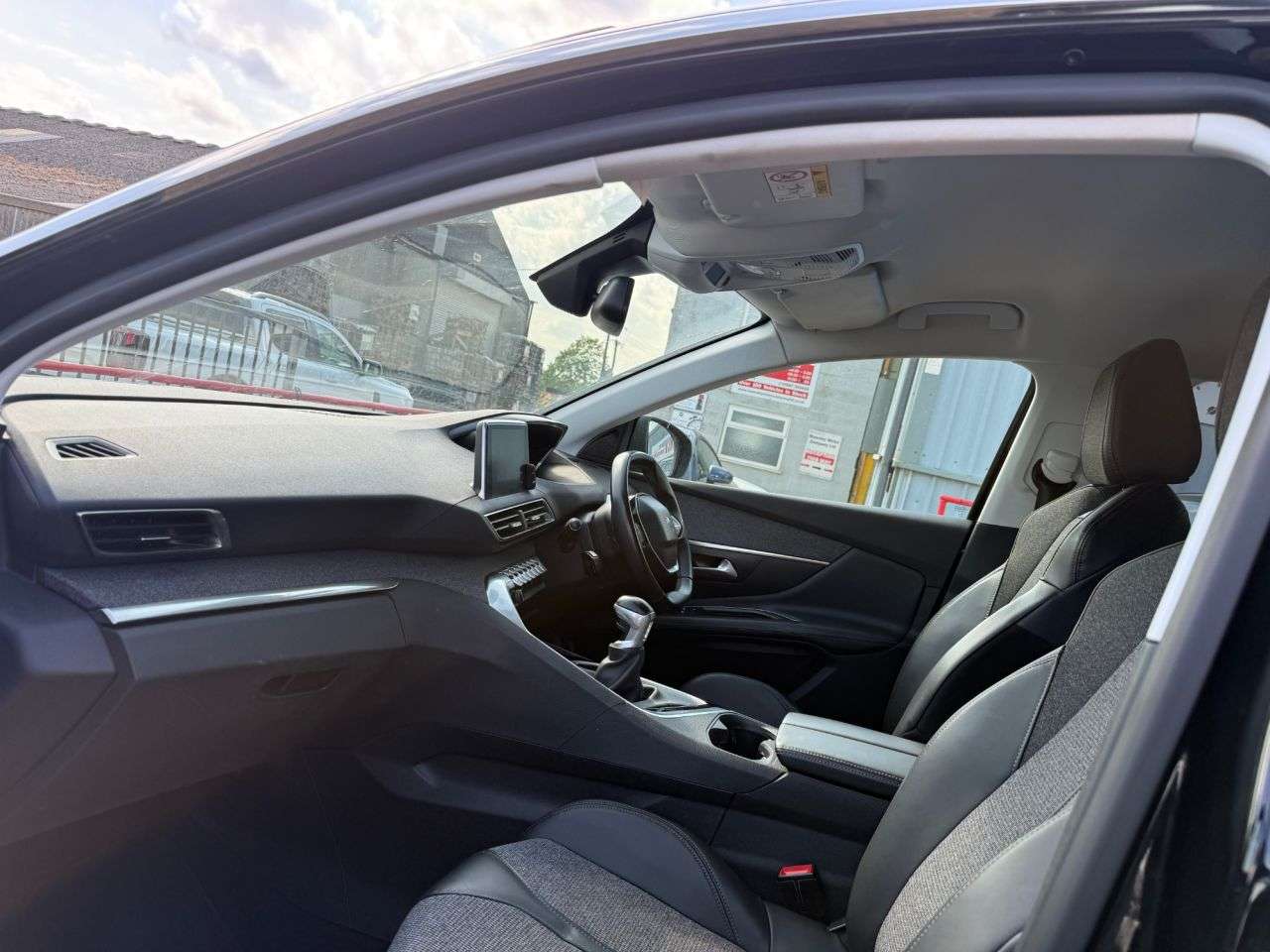 A 2018 PEUGEOT 3008 1.5 BlueHDi Allure SUV 5dr Diesel Manual Euro 6 (s/s) (130 ps) A 2018 PEUGEOT 3008 1.5 BlueHDi Allure SUV 5dr Diesel Manual Euro 6 (s/s) (130 ps)