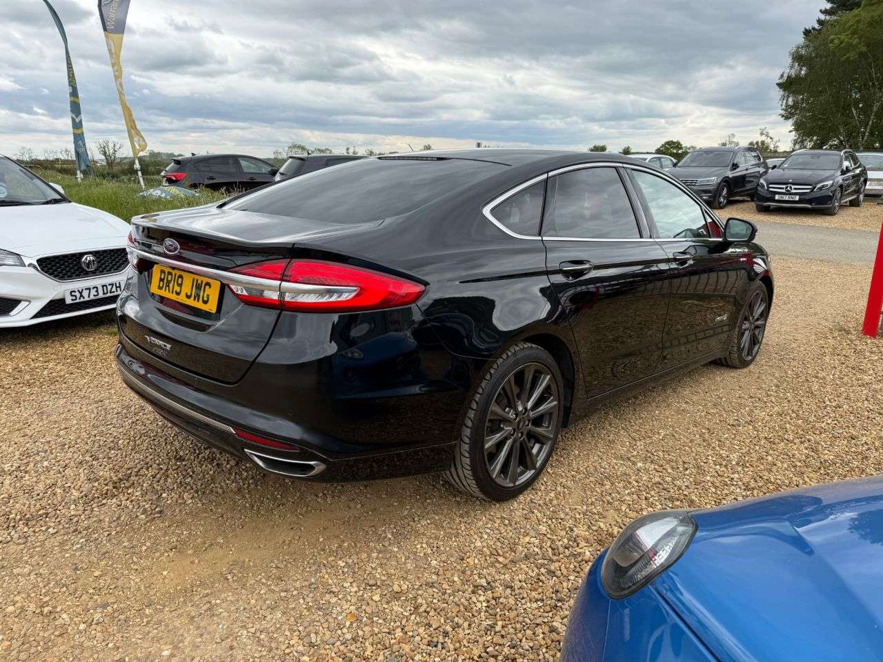A 2019 FORD MONDEO 2.0 TiVCT Vignale Saloon 4dr Petrol Hybrid CVT 6Spd Euro 6 (s/s) (187 ps) A 2019 FORD MONDEO 2.0 TiVCT Vignale Saloon 4dr Petrol Hybrid CVT 6Spd Euro 6 (s/s) (187 ps)