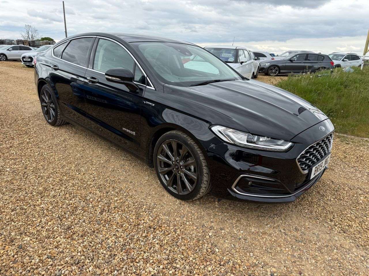 A 2019 FORD MONDEO 2.0 TiVCT Vignale Saloon 4dr Petrol Hybrid CVT 6Spd Euro 6 (s/s) (187 ps) A 2019 FORD MONDEO 2.0 TiVCT Vignale Saloon 4dr Petrol Hybrid CVT 6Spd Euro 6 (s/s) (187 ps)